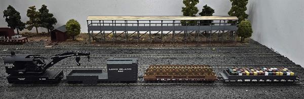 WRECK TRAIN SET (4010, 4022, 4023, 4040)   INCLUDES BLACK RR GOTHIC DECAL